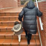Lolita Instagram - Son de esos días que me lleno de energía de mi #nala de mi hija @elenafuriase y de mi yerno @gonzalos.g que hoy además ha perdido a su abuela Mila , una mujer única , desde aquí vaya todo mi amor a mi consuegra @sonsoles_mg @javiermartingarea y @susana_martingarea y a lo hermanos de mi yerno @mielsierra y @nachosiierrra al fin y al cabo mi familia , pero me he quedado con las ganas de ver a mi nieto #noah estaba en el cole y yo hoy tengo compromisos que no puedo eludir , pero sabe que es el amor de mi vida , Mila te recordaré siempre un beso a todos de parte de esta familia mia que también es la vuestra
