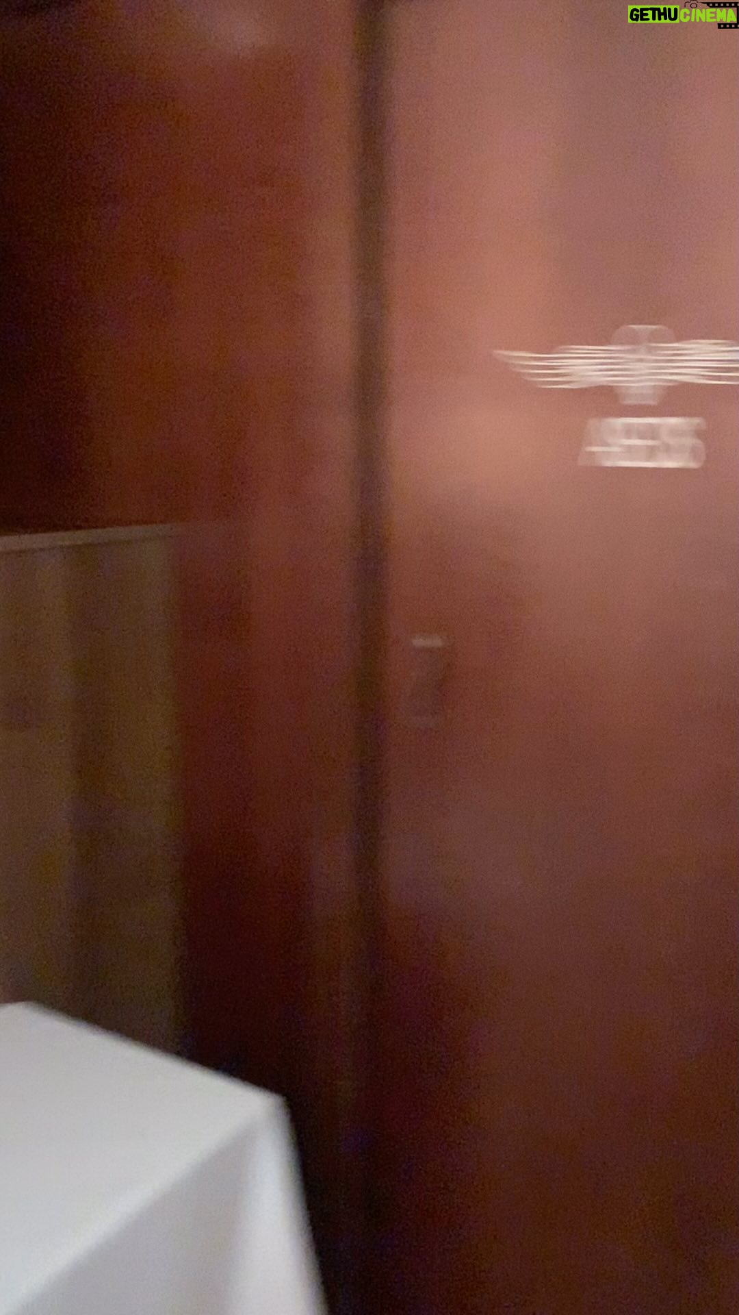 Lolita Instagram - Después de poncia una cenita en el restaurante del hotel en Miranda de Ebro un tren de cuando se viajaba de otra manera buenas noches , @zapardielarbas