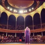 Lolita Instagram - El antes y el después , en el @teatrocirco_ab Gracias de corazón no puedo estar más agradecida por el aplauso y la energía tan bonita gracias Ricardo y al @aytoalbacete gracias gracias gracias @luisluquecabrera @cimarroj @pentacionespectaculos @zapardielarbas @christianmolca #nicolassanchez @pilarcontrerasgarrido @muchoartemanagement