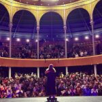 Lolita Instagram - El antes y el después , en el @teatrocirco_ab Gracias de corazón no puedo estar más agradecida por el aplauso y la energía tan bonita gracias Ricardo y al @aytoalbacete gracias gracias gracias @luisluquecabrera @cimarroj @pentacionespectaculos @zapardielarbas @christianmolca #nicolassanchez @pilarcontrerasgarrido @muchoartemanagement