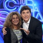 Lolita Instagram – Vitoria gracias , @teatroprincipalantzokia y gracias por ver @tucaramesuena @fuentes_manel @carloslatre @angelllacer_oficial @chenoa @gestmusic @antena3com millones de gracias @joseirun_fotografia @pilarcontrerasgarrido @zapardielarbas @pentacionespectaculos @cimarroj @luisluquecabrera @christianmolca #nicosanchez