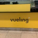 Lolita Instagram - Es de vergüenza , 35 minutos de retraso y encima me pierden la maleta y no hay nadie @vueling