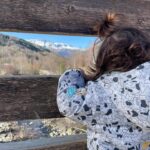 Lolita Instagram – Todas estas mujeres son de mi familia , faltan algunas , pero todas ellas son libres , creadoras , luchadoras , familiares , luchan por las injusticias , madres , supervivientes, valientes ,guerreras , ,trabajadoras , leales , legales , fieles , amigas , autosuficientes , únicas , cada una en lo suyo , y con coraje de vivir ellas son mi familia , faltan muchas de ellas que son anónimas , pero no para nosotras desde mis abuelas pasando por mis primas ect viva mi familia vivan las mujeres , todas , sin excepción feliz día @lolafloresypunto @carmen_flores_fans @lolitafoficial @rosarioficial @albafloresoficial @elenafuriase @indian.gypsy #nalasierrafuriase