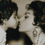 Lolita Instagram - Felicidades mamá, cuanto te echo de menos , hoy 21 de enero tú cumple , y el de tu nieto @_pedroaantonio_ te quiero mami , pásalo bien , canta baila y disfruta allí arriba , allí tienes a Ana y Mila que han subido últimamente , mi regalo es la función de poncia hoy en Mataró, ya sabes que te quiero , para mi la mejor la más eterna besos