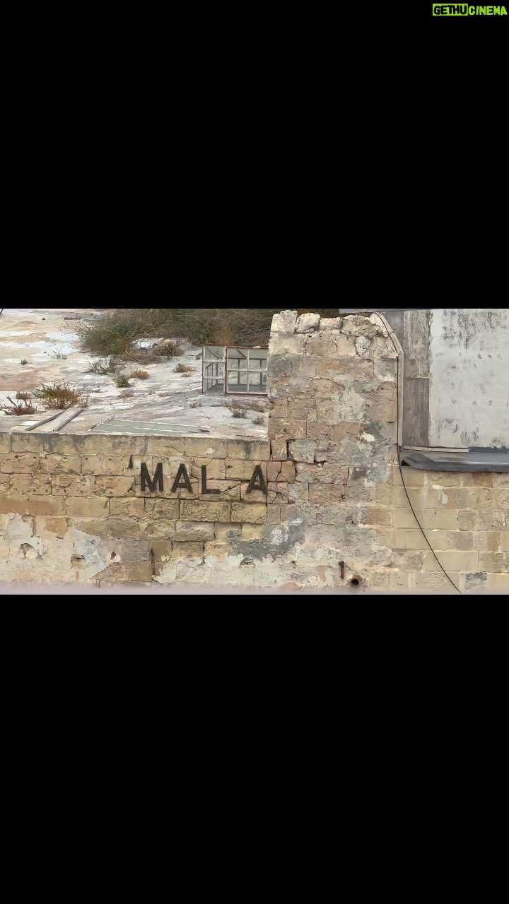 Loni Love Instagram - Saluting Battery in Malta - . It was constructed in the 16th century by the Order of Saint John, on or near the site of an Ottoman battery from the Great Siege of Malta. Valletta’s ancient ceremonial platform is where gun salutes are still fired. The passage of time is marked twice daily from here with the cannons!