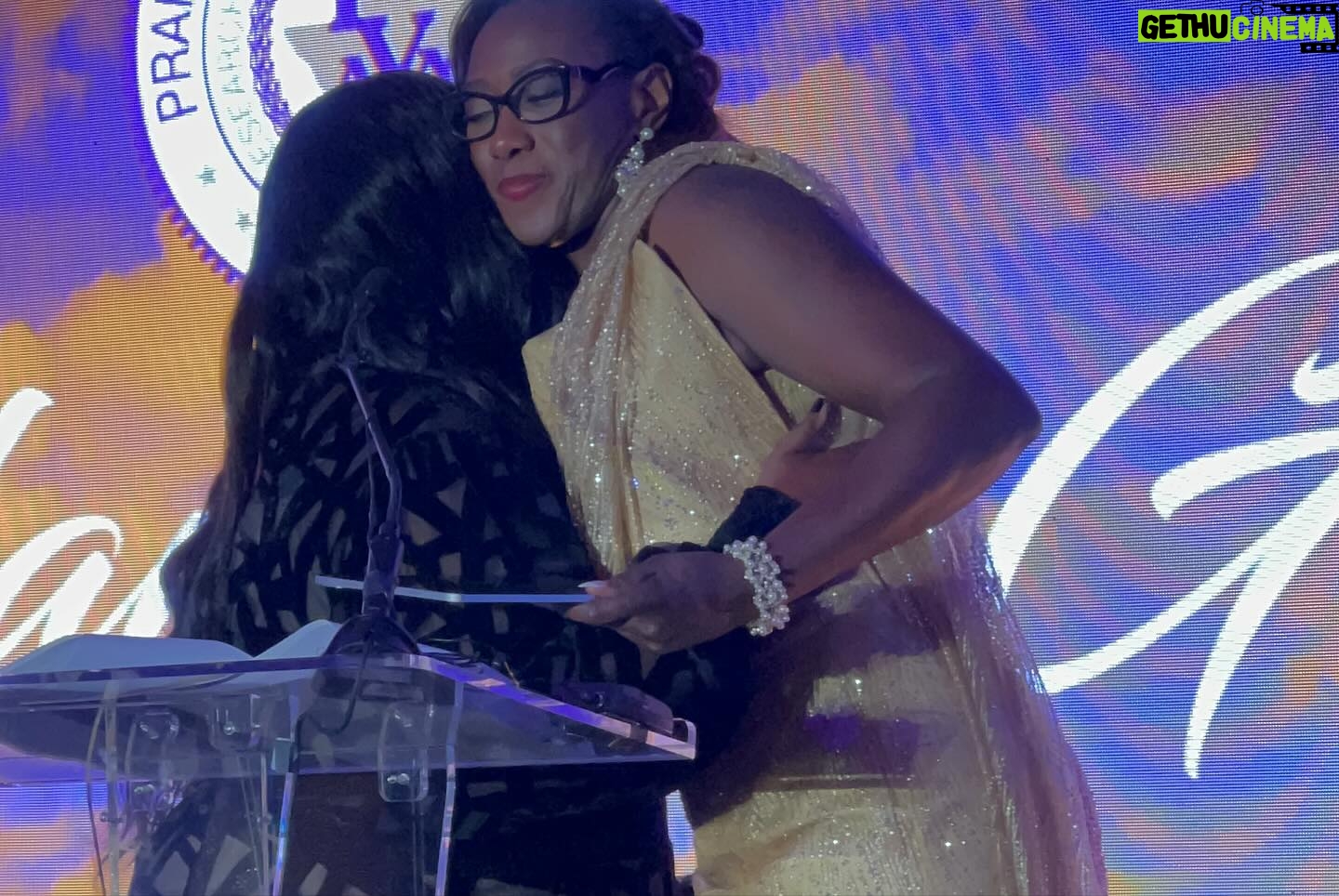 Loni Love Instagram - She is the 2nd woman and 9th President of @pvamu .. congratulations to President Dr. Tomikia P. LeGrande.. what a honor to host her Inauguration Scholarship Gala! We raised over $600,000 for student scholarships!!!! I love my school!!!! #womenshistorymonth #alumni #pvproducesproductivepeople πππ