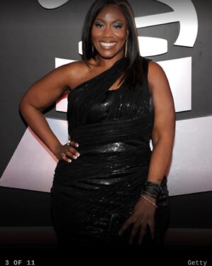 Loni Love Instagram - I’m devastated to hear of Mandisa’s passing.. She truly was the sweetest woman and that voice was just power. My condolences to her family.. 🙏🏾🙏🏾🙏🏾