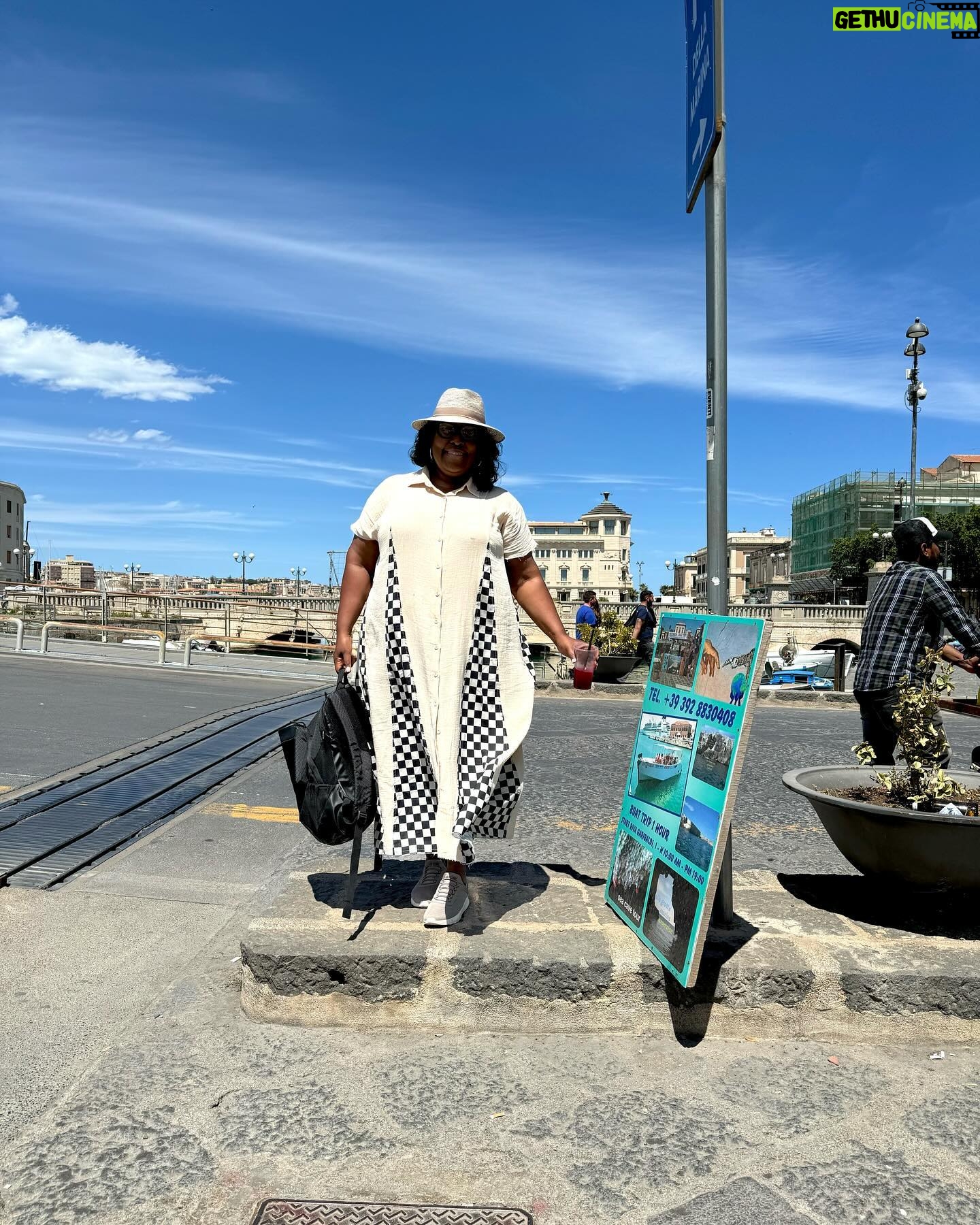 Loni Love Instagram - Beautiful day with the beautiful people of Sicily.. #loniineurope #davekozcrusie24