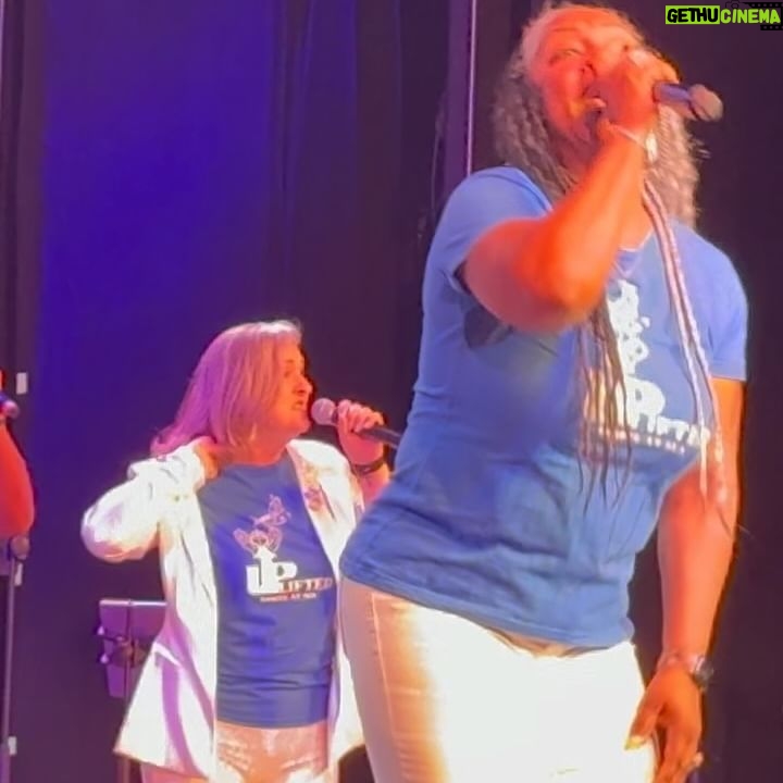 Loni Love Instagram - My nephew had me to check out the gospel show… what a blessing!!! Thxs @official_justinleeschultz .. #auntieloni #davekozcrusie24