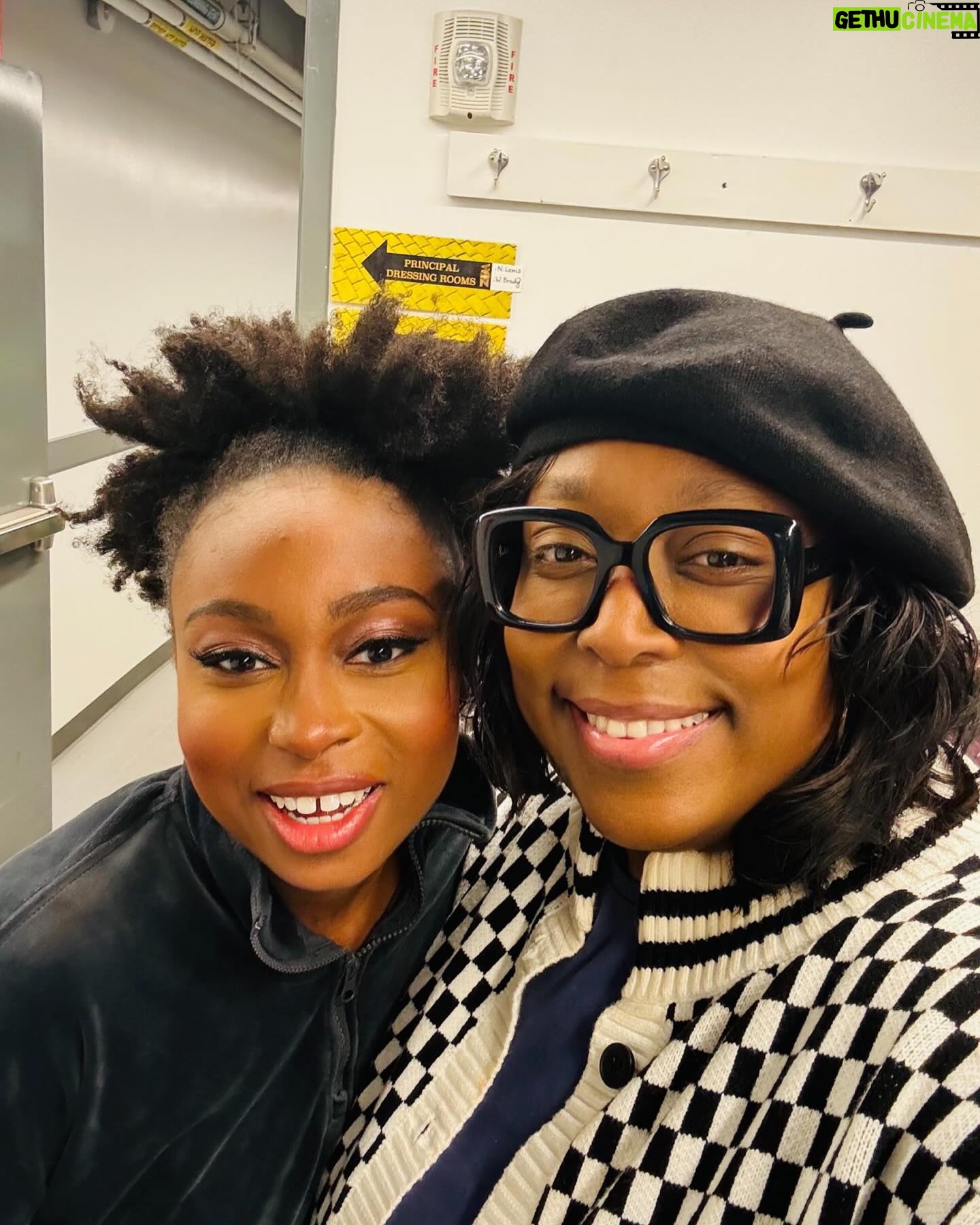 Loni Love Instagram - What a day on #broadway.. got to see @thewizbway with my girl the fablous @deborahcox .. the phenomenal @mrbradybaby … such a talented cast @iamnichellelewis @melodybettspage @iamkylefreeman @philsgoodmusic @averywilson .. thank you all for the love.. if you are in NYC go check it.. such a wonderful musical!!!
