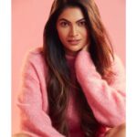 Lopamudra Raut Instagram - Bring back the winters ❄️❤️ Shot by @yngtj Makeup Artist: @nitutamang143 Hair Stylist: @farah_kadkotra Assistant:@bunty_acharya @dhruwang9 Studio: @mayra.fashion.studio #photo #winter #vibe