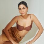 Lopamudra Raut Instagram - How’s my clean girl look ? 👱🏼‍♀️ shot by our very own superstar ⭐️@priyankknandwana Makeup Artist: @nitutamang143 Hair Stylist: @farah_kadkotra Assistant:@bunty_acharya @dhruwang9 Studio: @mayra.fashion.studio #photogtaphy #cleangirl