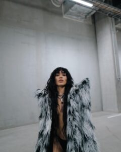 Loreen Instagram - on our way..