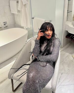 Loreen Instagram - 🩶🍑 @balenciaga 

Thank you for dressing me for the #VogueBallOfArabia @voguearabia