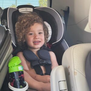 Loren Brovarnik Instagram - Life’s a beach and a blessing 🌊 
#teambrovarnik #justiceforthebandeau #bandeau #thebrovbunch #beachday #familytime #thebrovarniks