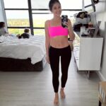 Loren Brovarnik Instagram – 2024 is the year for more [selfies] 🫶🏼
#momfluencer #4monthspostop #mommymakeover #newyearbetterme #ima #brovarmy