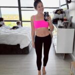 Loren Brovarnik Instagram – 2024 is the year for more [selfies] 🫶🏼
#momfluencer #4monthspostop #mommymakeover #newyearbetterme #ima #brovarmy