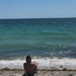 Loren Brovarnik Instagram - Life’s a beach and a blessing 🌊 #teambrovarnik #justiceforthebandeau #bandeau #thebrovbunch #beachday #familytime #thebrovarniks