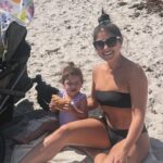 Loren Brovarnik Instagram - Life’s a beach and a blessing 🌊 #teambrovarnik #justiceforthebandeau #bandeau #thebrovbunch #beachday #familytime #thebrovarniks