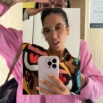 Lorena Castell Instagram - Unas de selfies al espejo ✌🏼👽 • Mirror Selfies •