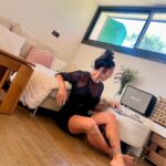 Lorena Castell Instagram - Siempre hay cosas que hacer en el campito y por fin nos hemos decidido con el suelo! Nos encanta este modelo de @fausintflooring que le da un rollo súper acogedor 🤗 Poco a poco elegimos lo que nos gusta ;)