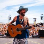 Lorenzo Cherubini Instagram - un anno fa il formidabile weekend di @jovabeachparty a #viareggio quanto è stato bello e pieno di gioia. Che pazzia #jovabeachparty che figata. Chi c’era sa di cosa parlo. La grande festa. #jovabeach @officialnannini @paunegrita_official @coezofficial @morandi_official @mottasonoio @saturnino69 @tridentmusicofficial @dalia_gaberscik @fravaliani @bebe_vio @carlabruniofficial @ron.rosalinocellamare #jova #lorenzo #iloiugrandespettacolodopoilbigbangsiamonoi 🌎🏄‍♀️🐋🌺💪🇮🇹⚓️🦜🙏❤️☀️