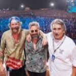 Lorenzo Cherubini Instagram - ho saputo adesso della morte di @totocutugnoofficial grande artista italiano per il mondo. Ciao grande Toto, amico e maestro, sempre con una storia formidabile e un aneddoto fantastico da raccontare quando ho avuto la gioia di passarci del tempo. Miniera di consigli sul mestiere dello scrivere canzoni (mi svelò un trucco per far volare i ritornelli, che prima o poi useró in una canzone). Burbero dal cuore tenero e grande musicista esperto e curioso. Ha scritto capolavori pop che resteranno per sempre: SOLI e IL TEMPO SE NE VA per @celentanoinesistente e quel monumento che è L’ITALIANO, per dirne 3 che sappiamo tutti. Queste due foto sono dello stesso Toto e di due Lorenzi, uno è quando ero ragazzino e amavo da pazzi “soli” e i pezzi degli Albatros (la sua band) e l’altra di una serata indimenticabile a un #jovabeachparty a #roccellajonica quando si creò l’impossibile favoloso trio insieme a @brunorisas .furono 15 minuti di puro amore e festa. Indimenticabile Toto Cutugno! ❤️ ti porterò nel cuore.