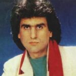 Lorenzo Cherubini Instagram - ho saputo adesso della morte di @totocutugnoofficial grande artista italiano per il mondo. Ciao grande Toto, amico e maestro, sempre con una storia formidabile e un aneddoto fantastico da raccontare quando ho avuto la gioia di passarci del tempo. Miniera di consigli sul mestiere dello scrivere canzoni (mi svelò un trucco per far volare i ritornelli, che prima o poi useró in una canzone). Burbero dal cuore tenero e grande musicista esperto e curioso. Ha scritto capolavori pop che resteranno per sempre: SOLI e IL TEMPO SE NE VA per @celentanoinesistente e quel monumento che è L’ITALIANO, per dirne 3 che sappiamo tutti. Queste due foto sono dello stesso Toto e di due Lorenzi, uno è quando ero ragazzino e amavo da pazzi “soli” e i pezzi degli Albatros (la sua band) e l’altra di una serata indimenticabile a un #jovabeachparty a #roccellajonica quando si creò l’impossibile favoloso trio insieme a @brunorisas .furono 15 minuti di puro amore e festa. Indimenticabile Toto Cutugno! ❤️ ti porterò nel cuore.