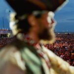 Lorenzo Cherubini Instagram - un anno fa il formidabile weekend di @jovabeachparty a #viareggio quanto è stato bello e pieno di gioia. Che pazzia #jovabeachparty che figata. Chi c’era sa di cosa parlo. La grande festa. #jovabeach @officialnannini @paunegrita_official @coezofficial @morandi_official @mottasonoio @saturnino69 @tridentmusicofficial @dalia_gaberscik @fravaliani @bebe_vio @carlabruniofficial @ron.rosalinocellamare #jova #lorenzo #iloiugrandespettacolodopoilbigbangsiamonoi 🌎🏄‍♀️🐋🌺💪🇮🇹⚓️🦜🙏❤️☀️