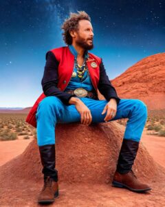 Lorenzo Cherubini Instagram - c’è qualcunooooo? ohhhhh gente del posto!!! il viaggio continua, sto attraversando un tratto di deserto verso ovest, in questo pianeta la stella polare non c’è, mi oriento con la musica. Vi penso vi mando un abbraccio! #cartolinemetafisiche #jovatrip #lorenzo #jova #ciaogente
