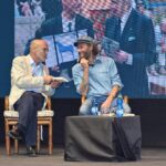 Lorenzo Cherubini Instagram - molto onorato di essere stato invitato al @fondazione_vittoriale per consegnare il #premiodelvittoriale a #nicolacrocetti il grande editore @poesiacrocettieditore e traduttore di poesia. Grazie a #giordanobrunoguerri Presidente del #vittoriale che mi ha invitato e grazie a #gabrieledannunzio per essere stato con noi e con il pubblico bello di stsera. Viva la poesia! #poesiedaspiaggia “ La nostra vita è un'opera magica, che sfugge al riflesso della ragione e tanto più è ricca quanto più se ne allontana, attuata per occulto e spesso contro l'ordine delle leggi apparenti.“ (Gabriele D’annunzio) 📸 @bizzipi @goigest