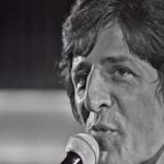 Lorenzo Cherubini Instagram - #ionoiegaber il documentario su Giorgio Gaber sarà nei cinema il 6 7 e 8 novembre! è un film importante su uno dei più grandi artisti itaiiani del 900. regia di @ricmilanioff @dalia_gaberscik @fondazionegaber @goigest @lorenzoluporini @atomic__official @raidocumentari @luckyred @romacinemafest