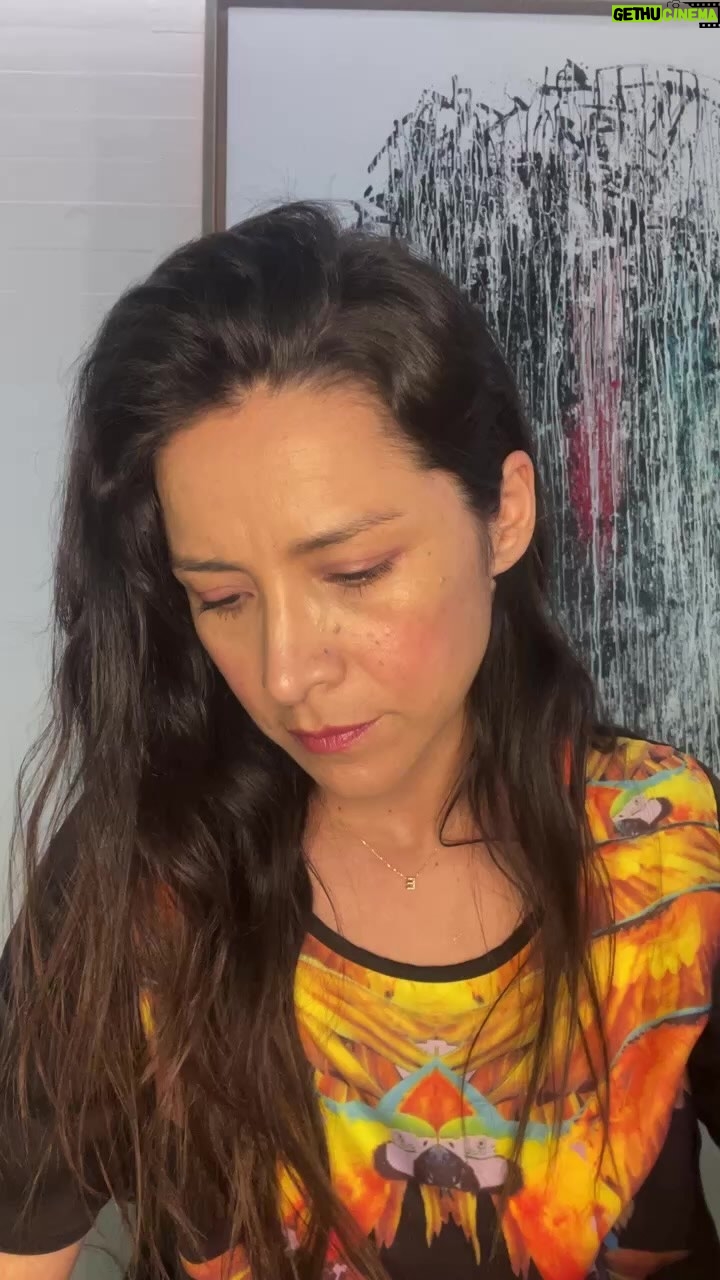 Loreto Aravena Instagram - Hoy conversando con @ignaciorengel y @leonardo_gonzalezart sobre “Cerca del Vacío” Nuestros cuentos de suspenso que puedes escuchar en Spotify 🎤🎧🎼📻🔊