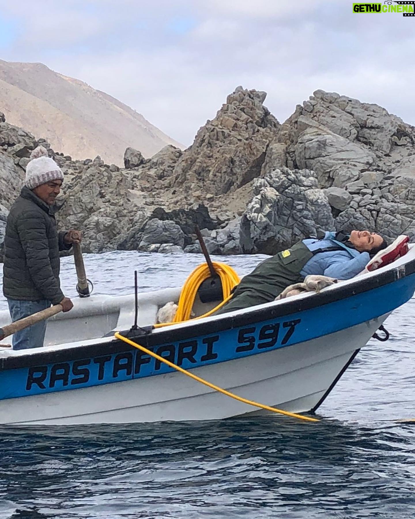 Loreto Aravena Instagram - No se pierdan hoy las maravillas de la #caletacifuncho Aquí les dejo unas fotitos de los que fue la grabación!! Dejen sus comentarios del #segundocapitulo de #somoscaleta solo por @canal13cl @colombafilms