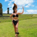 Loreto Aravena Instagram - Madre e hija en libertad! Sesión de fotos por @arohanui_rapanui y @haumakanuipakarati Amo verte feliz @hildadelourdessot #rapanui🗿 #isladepascua #easterisland