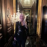 Lori Greiner Instagram - Isn’t this gorgeous? Getting into the Halloween spirit! Are you dressing up this year? And if so, as what?