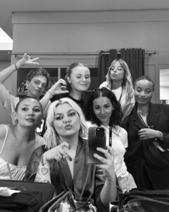 Louane Emera Instagram - • OLYMPIA BACKSTAGE DUMP PARTIE 2 • Je vous jure, j’ai jamais été aussi heureuse de ma vie ♥️