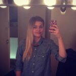 Louane Emera Instagram – JOUR 1 (Birthday party version) disponible sur toutes les plateformes hihihihi 🌊 

2014: premières promo 🥹
2015: sortie de chambre 12 😭♥️
2016/2017: les victoires et Cannes ♥️ 
2018: 👩🏼‍❤️‍👨🏻
2019: Esmimie in the making 🍼
2020: Martin Parr 🔥 
2021: le retour des concerts 💃🏼
2022: secret 🔐
2023: la meilleure équipe 💖
2024: Happy birthday Jour 1 avec le gâteau le plus raté de l’histoire de l’humanité ♥️

@danblacksound thank you for being crazy enough to follow me @patxi_garat merci pour tes si jolis mots ♥️♥️♥️