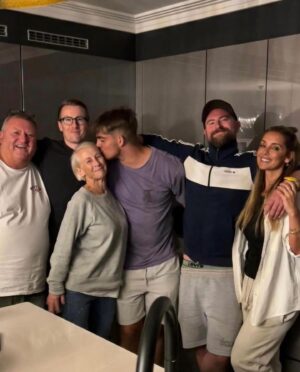 Louise Redknapp Instagram - Sending lots of love to my Mum today, I love you dearly and thank you for being so amazing, I don’t know what I would do without you 💗

Nothing makes me prouder in this world than being a Mum to Chaz and Beau no matter what else I’ve achieved in my life there is no prouder moment I get than when I look at my two boys and feeling so grateful to have you both I love you more than words can say 🥰

And a big shoutout to all the mums out there, the mums being mum and dad, step mums, mums who have lost, the mums no longer with us and you pet mums. I know today can be difficult for many so sending lots of love to you all 💗 xxx