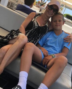 Louise Redknapp Instagram - Sending lots of love to my Mum today, I love you dearly and thank you for being so amazing, I don’t know what I would do without you 💗

Nothing makes me prouder in this world than being a Mum to Chaz and Beau no matter what else I’ve achieved in my life there is no prouder moment I get than when I look at my two boys and feeling so grateful to have you both I love you more than words can say 🥰

And a big shoutout to all the mums out there, the mums being mum and dad, step mums, mums who have lost, the mums no longer with us and you pet mums. I know today can be difficult for many so sending lots of love to you all 💗 xxx