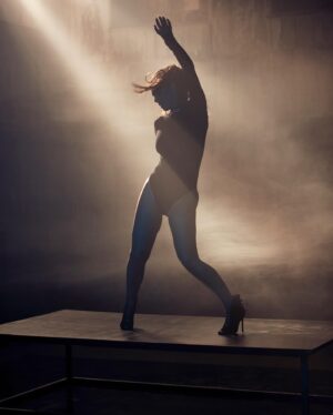 Louise Redknapp Instagram - I wanna see you STRETCH! 🤍 5 years since I made my return to the music scene with this song… and I’m so proud this was the song I did it with… the perfect opener to the Heavy Love album, and I’m so pleased you all loved it as much as I did. 

Stretch is available now on my album Heavy Love and my Greatest Hits which is out now 🎵 xxx