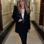 Louise Redknapp Instagram – Looking forward to more Live shows this year 🎤🤍 xxx