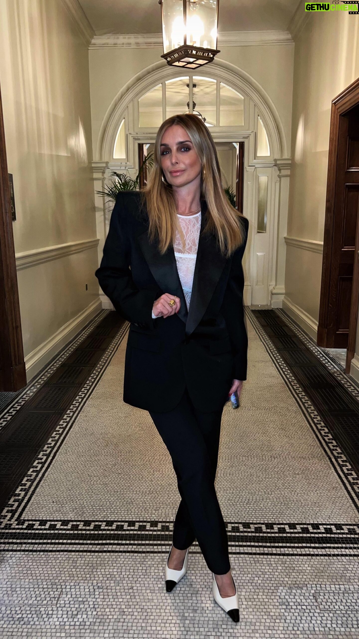 Louise Redknapp - 3 Likes - Looking forward to more Live shows this year 🎤🤍 xxx