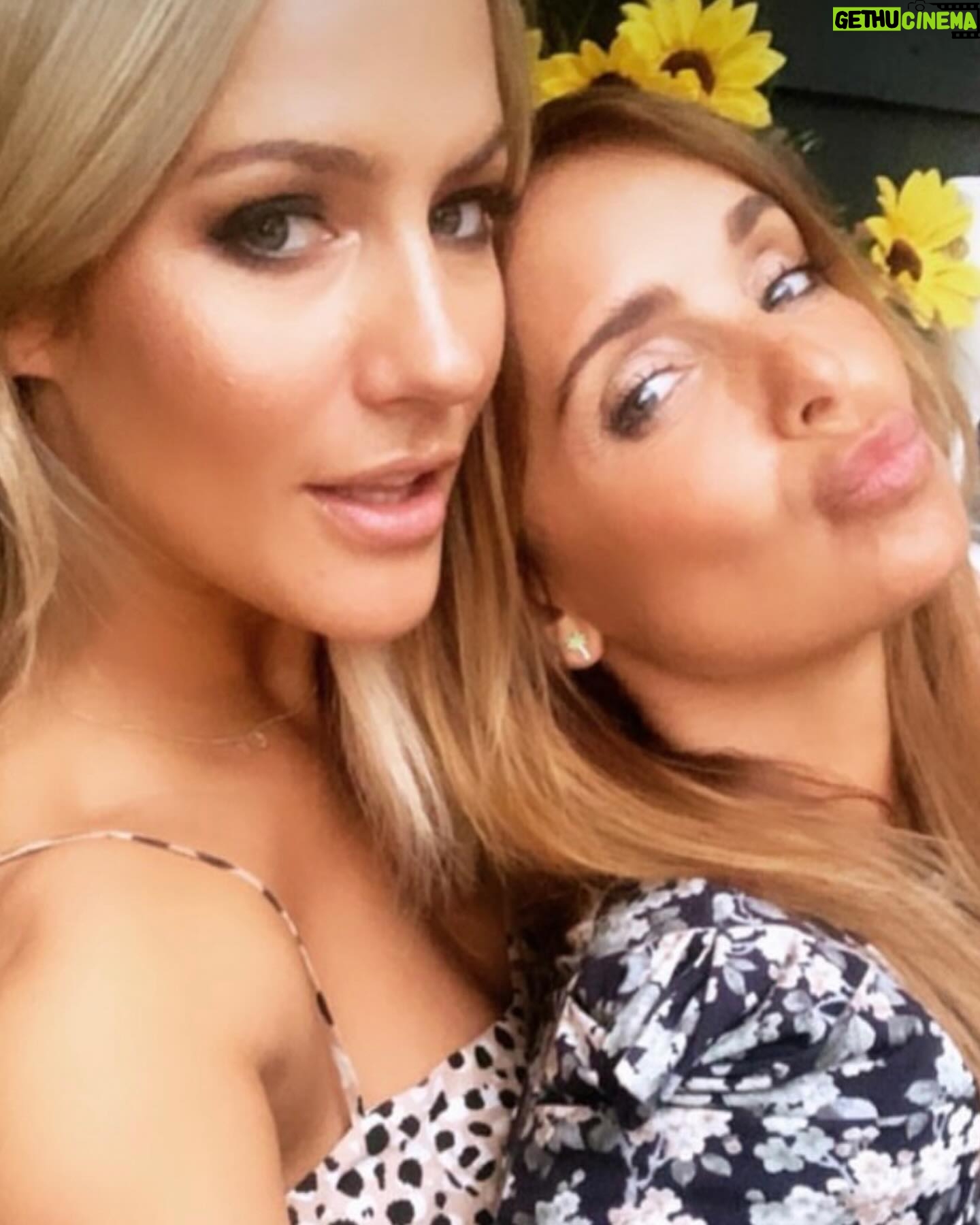 Louise Redknapp - 3 Likes - Today we all remember that kindness is everything and being there for each other is so important š¤
Not a day goes by I donāt think about you, shine bright up in the sky my girl š¤ this song will always be for you xxx
Be kind