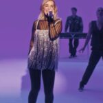 Louise Redknapp Instagram - That friday feeling 🤍 🎶 ‘Feel’ is out now, one of 4 new tracks on my Greatest Hits (link in bio) xxx