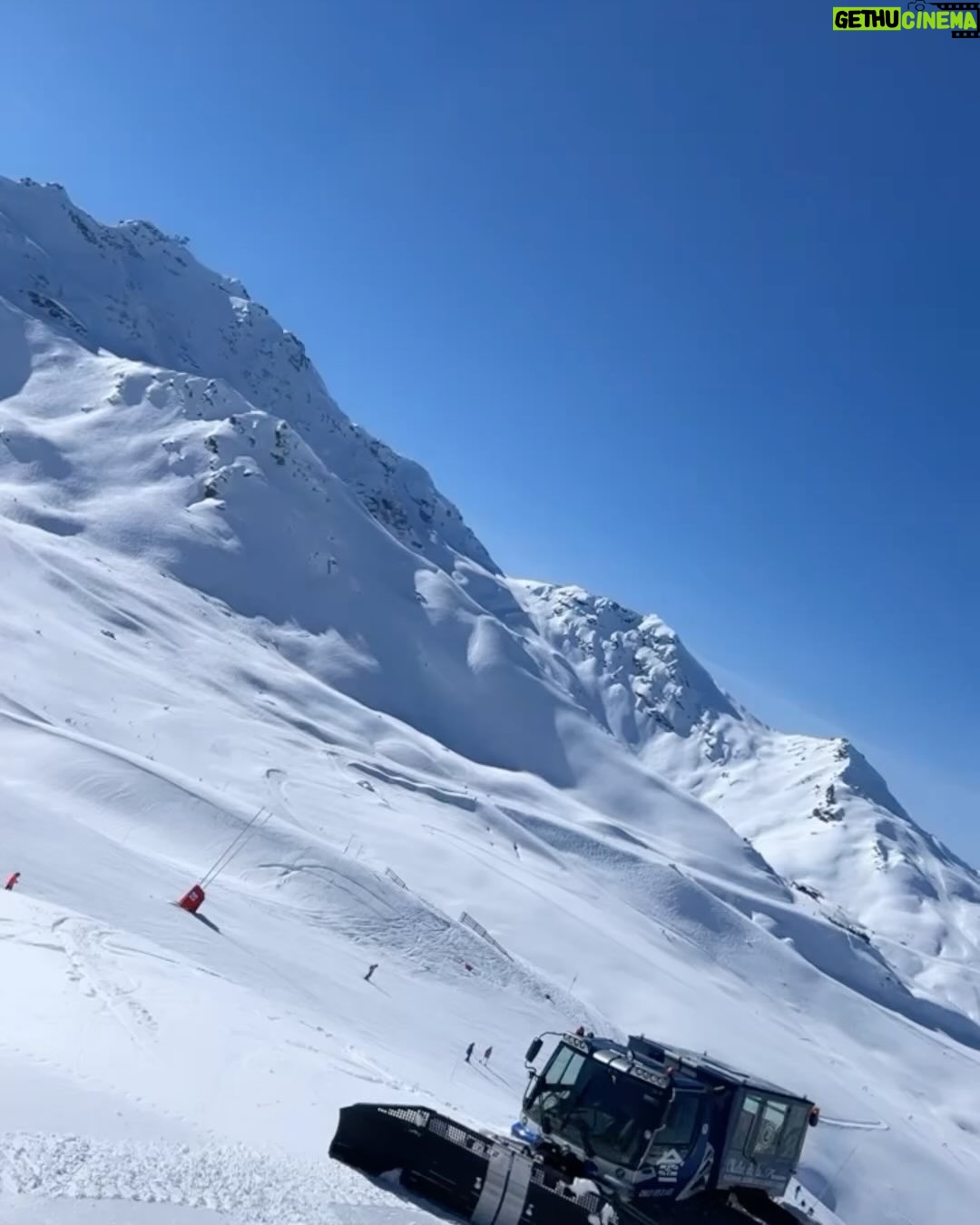 Louise Redknapp - 3 Likes - All the gear and no idea 🫣 🏔️⛷️ xxx
