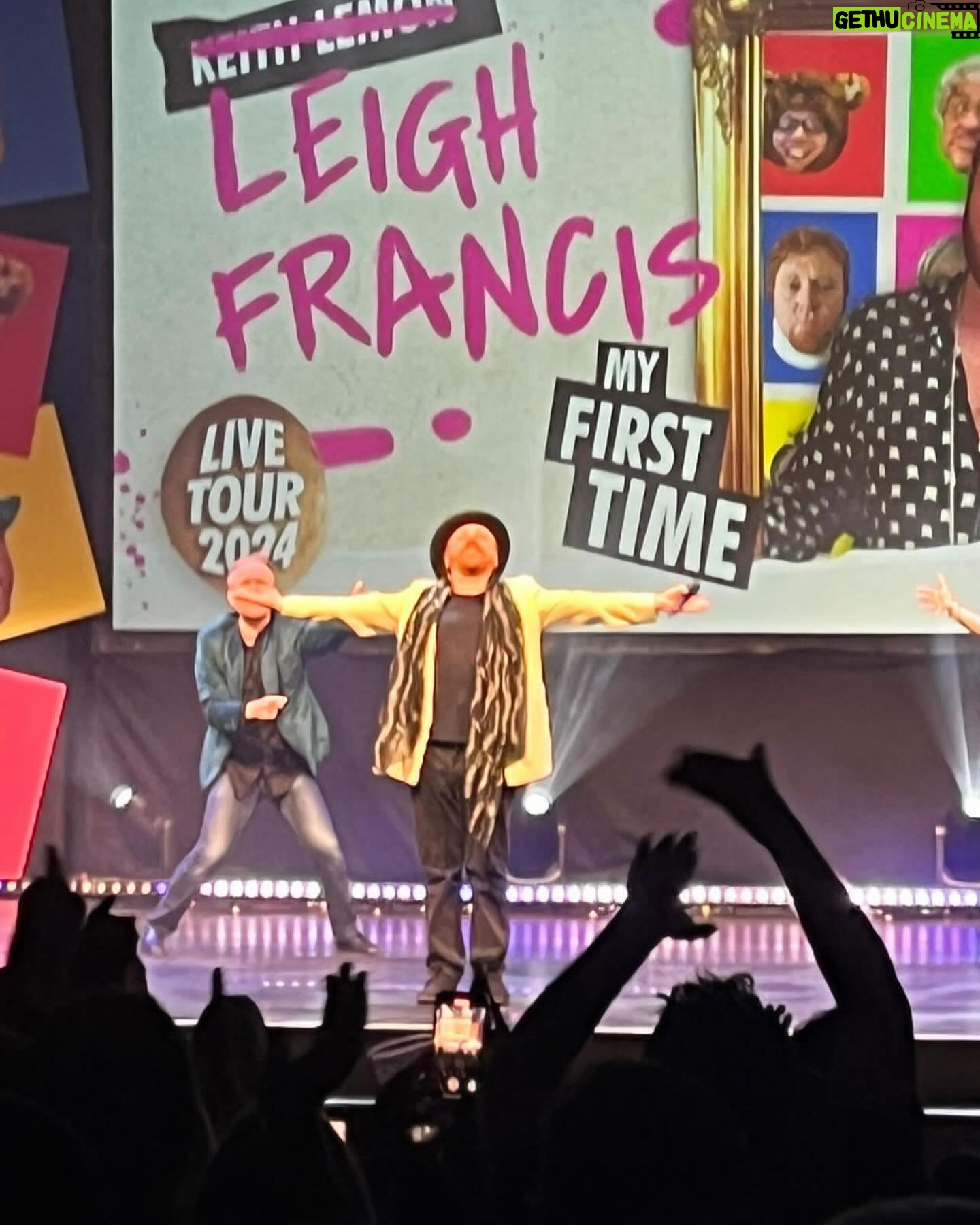 Louise Redknapp - 3 Likes - Great night with this gorgeous bunch @thekatethornton @emmaleebunton @melaniecmusic @shishib supporting our friend @leighfrancis during his tour at the London Palladium at the weekend š¤ xxx