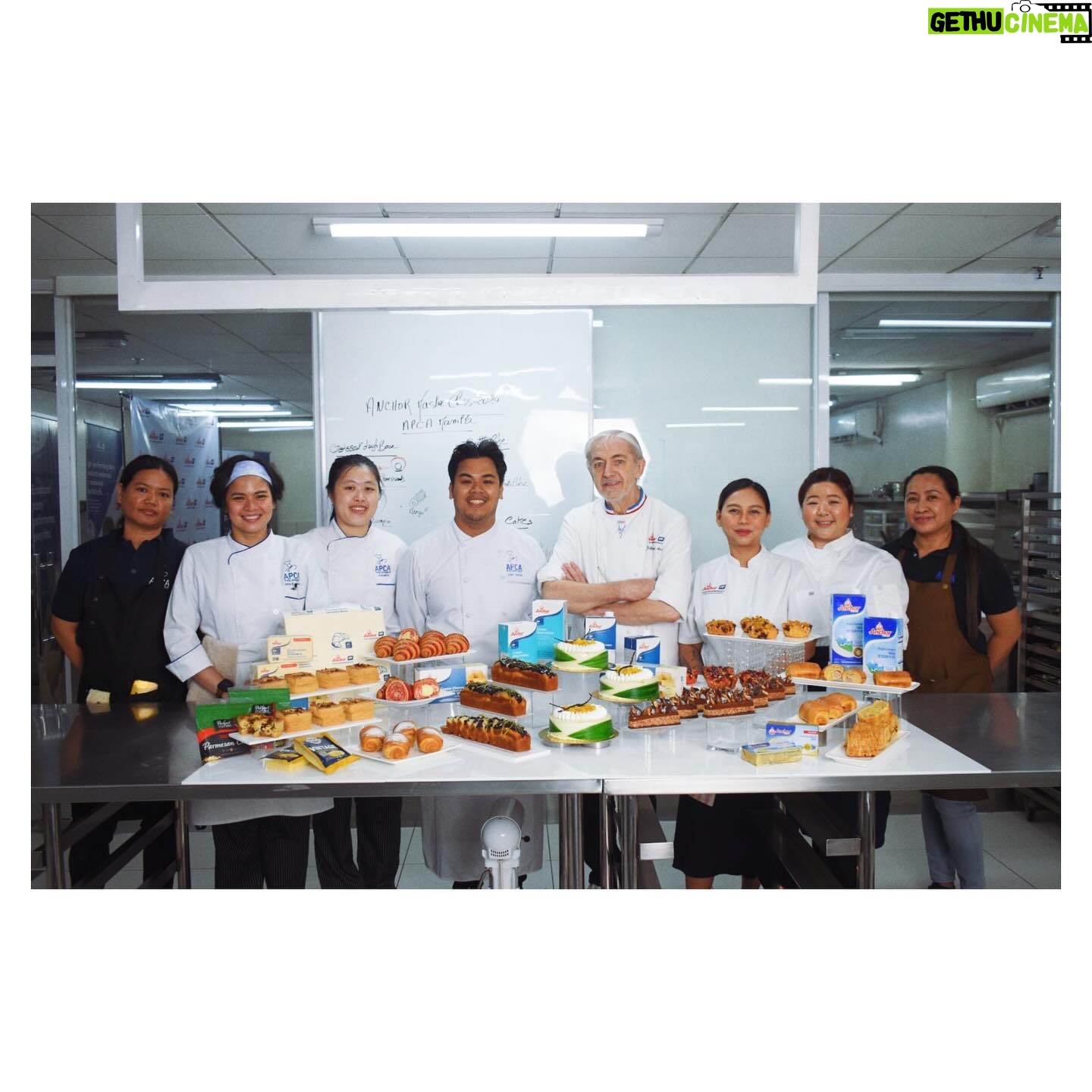 Louise delos Reyes Instagram - Back-to-back Modern French Pastries Masterclass with two of the world's most influential chefs: 2019 World Pastry Champion Chef Wei Loon Tan and MOF Chef Jean-François Arnaud. Forever grateful for the opportunity to learn from the best. Thank you Chefs, for the invaluable knowledge! Special thanks to @apca_philippines and @anchorfoodprofessionalsph 💙💙💙