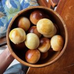 Louise delos Reyes Instagram - isa akong batang lumaking mahal ang tinapay. tatay ko kasi patay na patay sa kahit na anong paninda sa bakery, favorite niya pandesal, pandecoco, kabayan parang halos lahat ata. haha. kahit manunuod kami ng sine dati sa SM Bacoor, dadaan muna kami sa French Baker para bumili ng Cheese Pandesal nila yung may streusel sa taas. hindi na ata nila yun binebenta. nung nagkatindahan kami sa labas ng bahay namin dati may tinda kaming tinapay pero nalulugi kami kasi minemeryenda lang namin ni daddy pagkauwi ko galing school. marami akong masasayang memories galing lang sa amoy ng panaderya. nung grade 4 ako meron akong tutor na may katabing bakery, palagi din akong nabibigyan ng tinapay non. ang saya lang na ngayon unti-unti kong nagagawa yung mga binibili ko at ngayon amoy bakery na din ang loob ng bahay namin ❤️ PS eto yung favorite kong tinapay. Ang Sputnik.