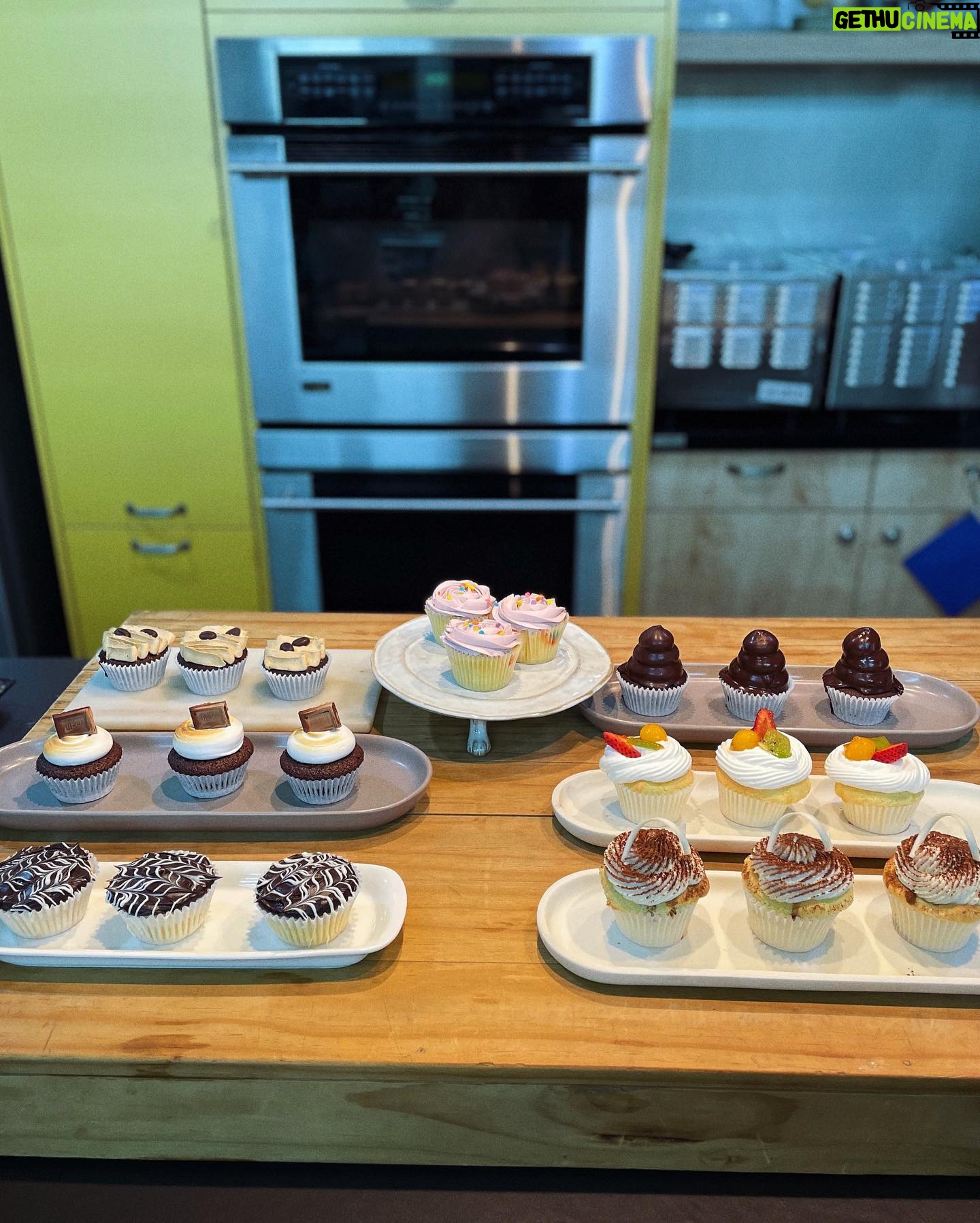 Louise delos Reyes Instagram - learned new recipes and techniques from the best people in the industry 🧁 @henysisonculinaryschool